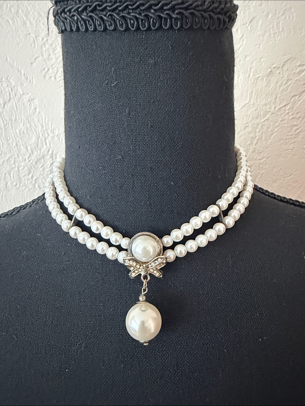 VINTAGE Pearl DOUBLE-Row Choker Necklace with Crystal Bow Drop